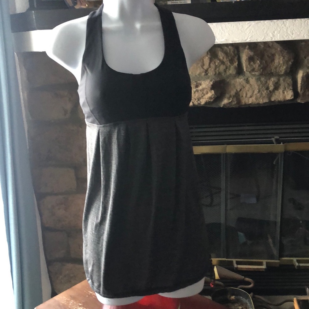 Lululemon Athletica women’s top